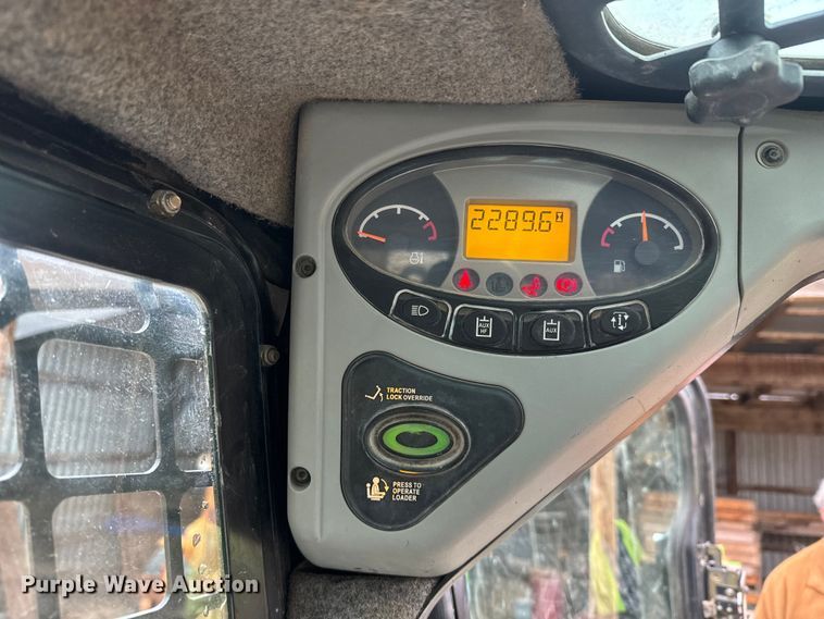 image for item NF9439 2009 Bobcat T190 tracked skid steer loader