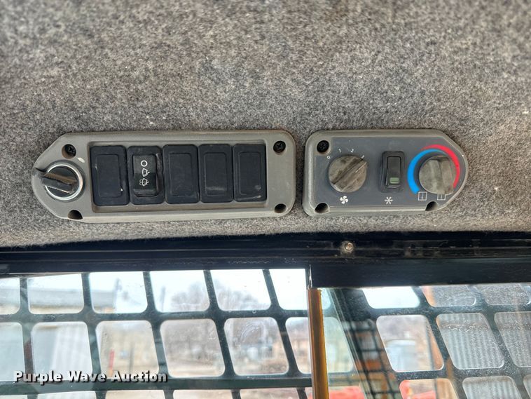 image for item NF9439 2009 Bobcat T190 tracked skid steer loader