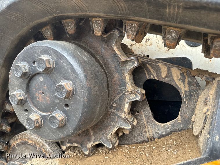 image for item NF9439 2009 Bobcat T190 tracked skid steer loader