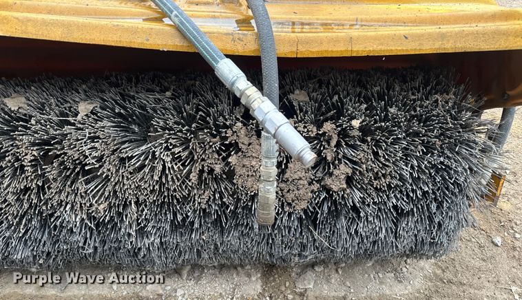 image for item NF9440 skid steer broom