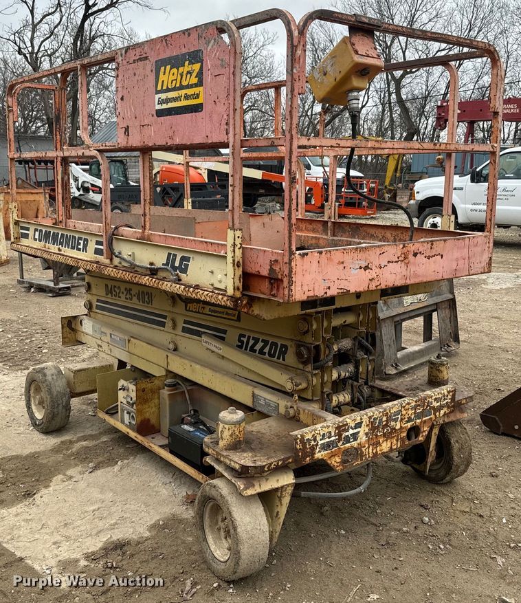 image for item NF9441 JLG CM-2558 scissor lift