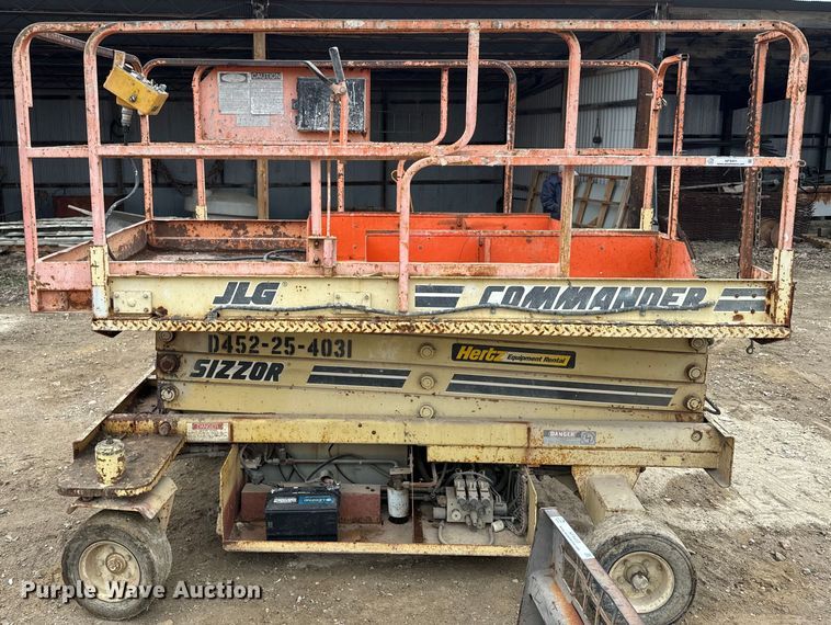 image for item NF9441 JLG CM-2558 scissor lift