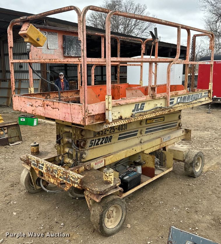 image for item NF9441 JLG CM-2558 scissor lift