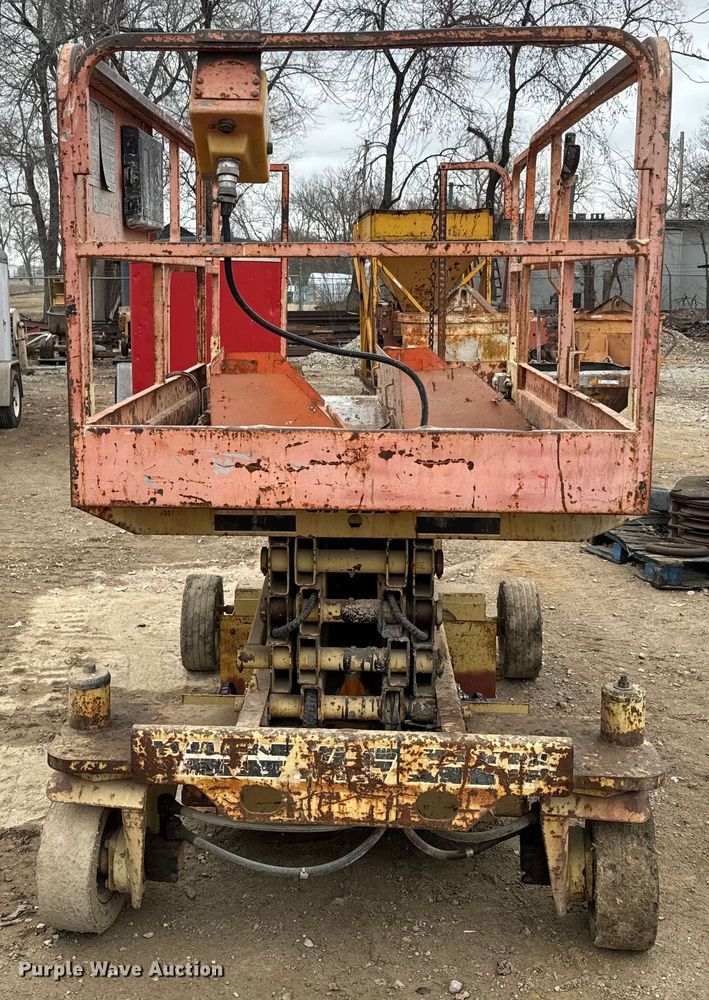 image for item NF9441 JLG CM-2558 scissor lift