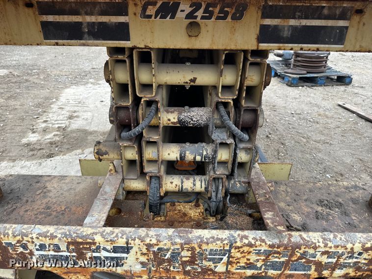 image for item NF9441 JLG CM-2558 scissor lift