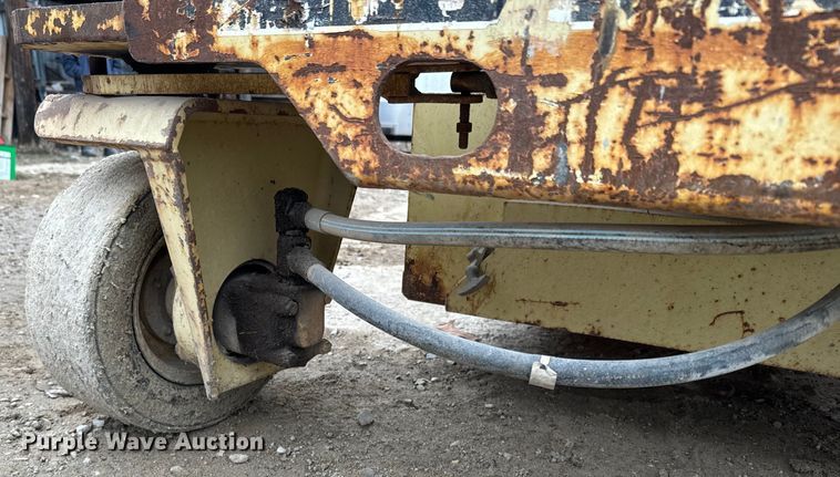 image for item NF9441 JLG CM-2558 scissor lift