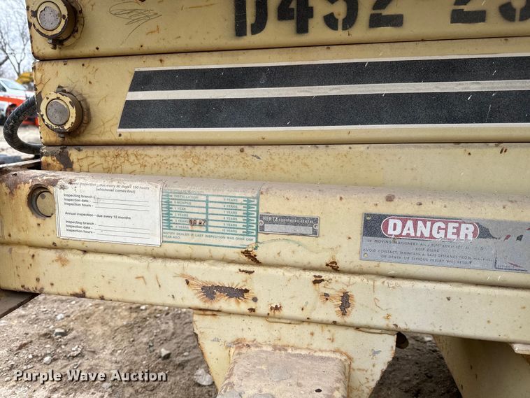 image for item NF9441 JLG CM-2558 scissor lift