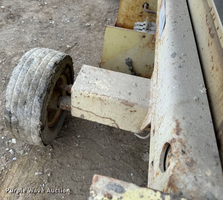 image for item NF9441 JLG CM-2558 scissor lift