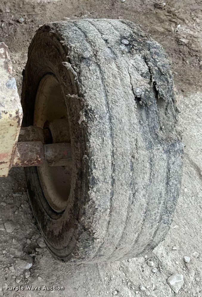 image for item NF9441 JLG CM-2558 scissor lift