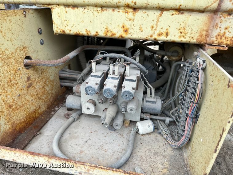 image for item NF9441 JLG CM-2558 scissor lift