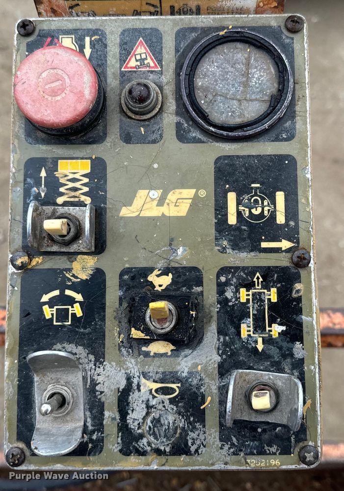 image for item NF9441 JLG CM-2558 scissor lift