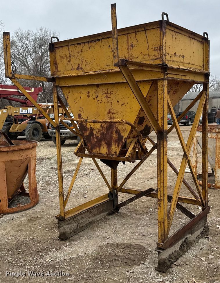image for item NF9445 Concrete hopper