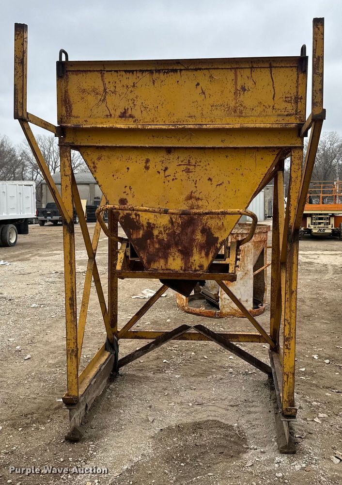 image for item NF9445 Concrete hopper