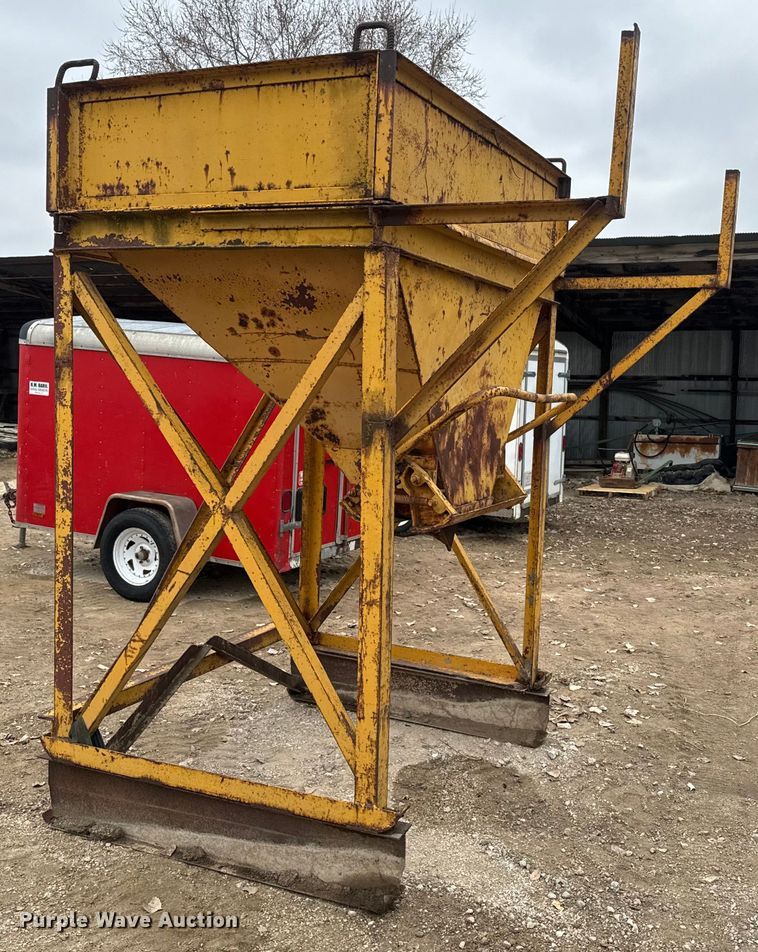 image for item NF9445 Concrete hopper