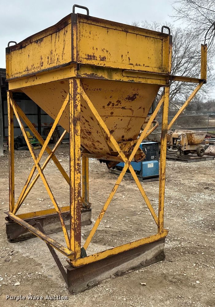 image for item NF9445 Concrete hopper