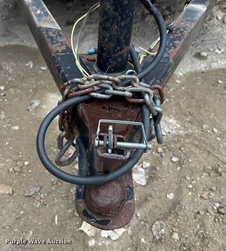 image for item NF9446 2000 Doolittle enclosed cargo trailer