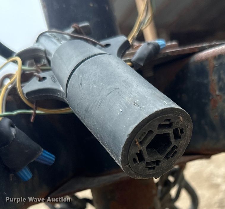 image for item NF9446 2000 Doolittle enclosed cargo trailer