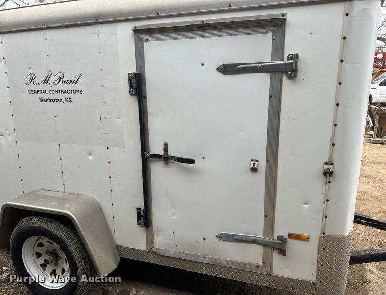 image for item NF9446 2000 Doolittle enclosed cargo trailer