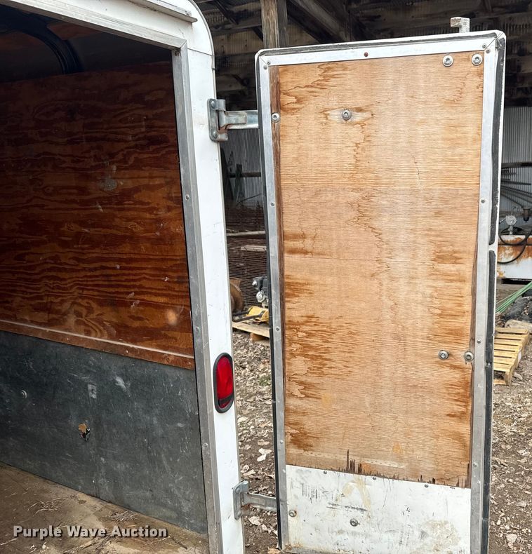 image for item NF9446 2000 Doolittle enclosed cargo trailer