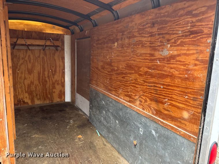 image for item NF9446 2000 Doolittle enclosed cargo trailer