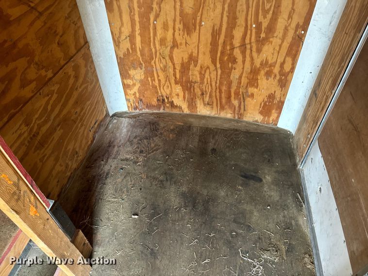 image for item NF9446 2000 Doolittle enclosed cargo trailer