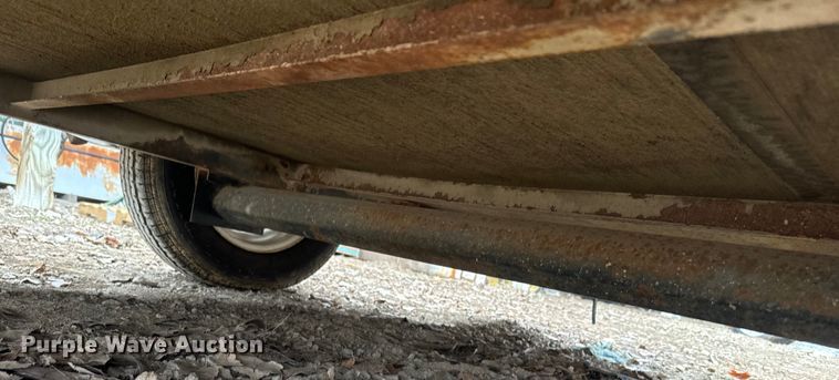 image for item NF9446 2000 Doolittle enclosed cargo trailer