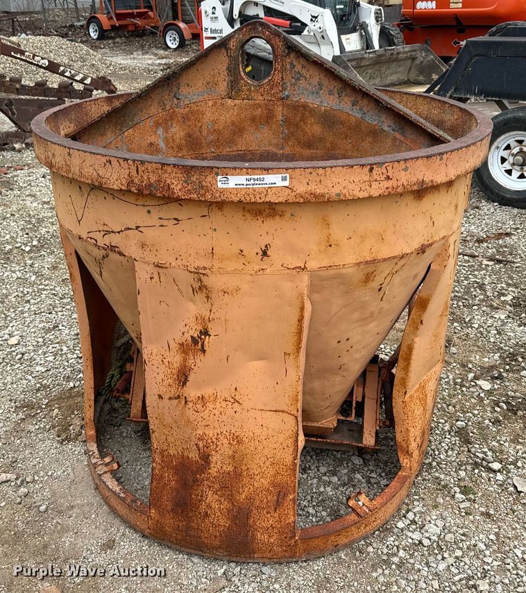 image for item NF9452 Concrete bucket