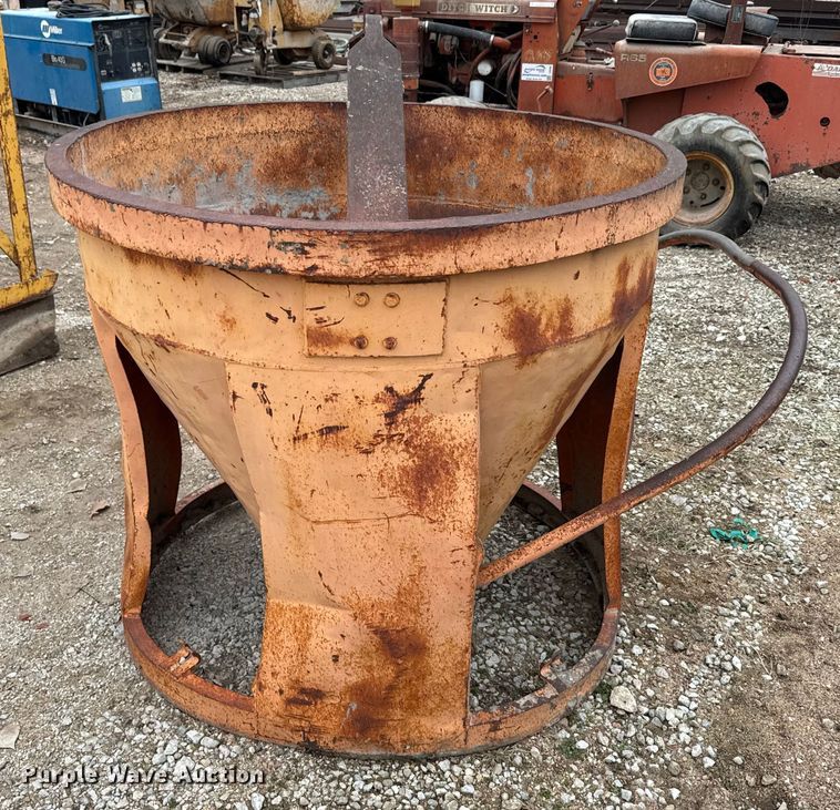 image for item NF9452 Concrete bucket