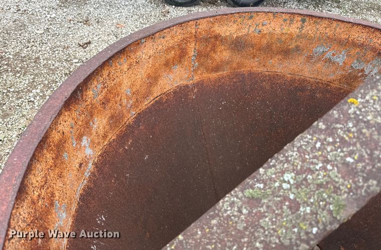 image for item NF9452 Concrete bucket