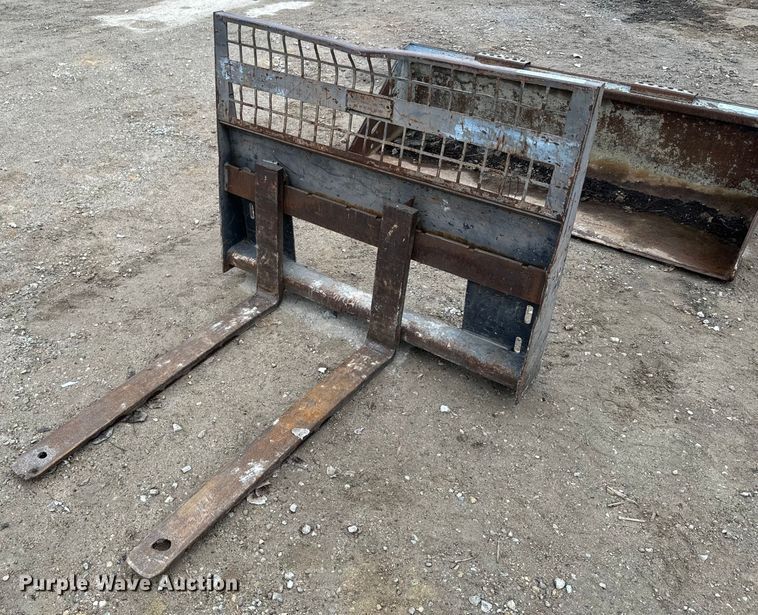 image for item NF9453 Skid steer forks