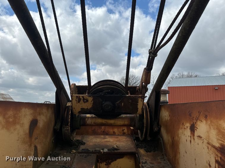 image for item NF9457 1966 Bucyrus Erie 30-B HD crane