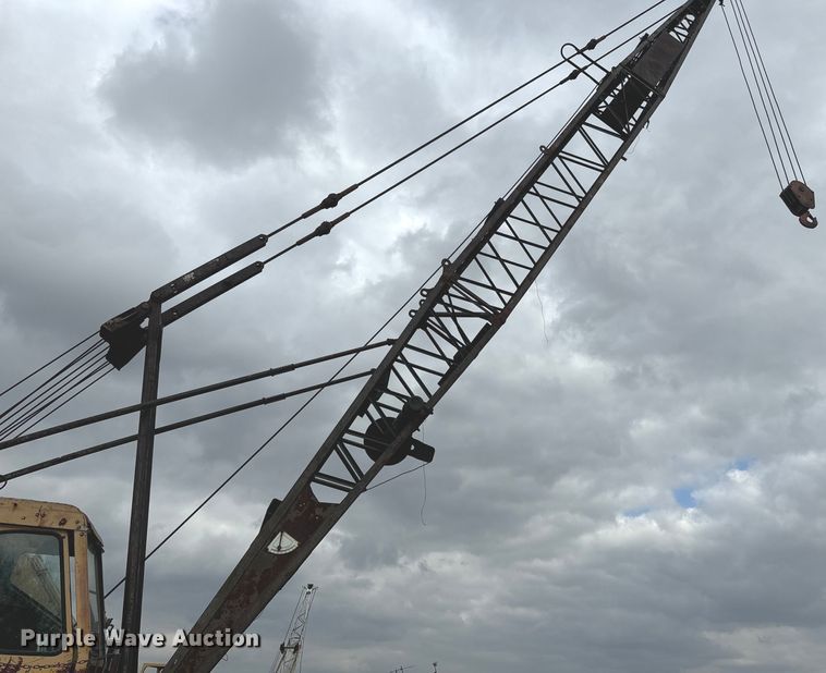 image for item NF9457 1966 Bucyrus Erie 30-B HD crane