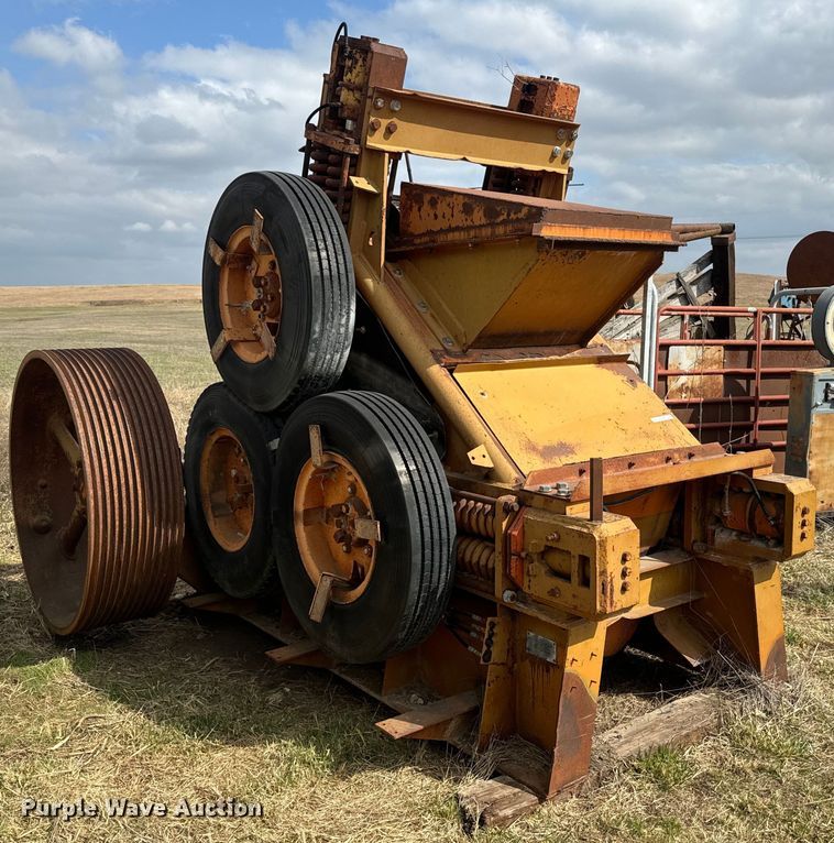 image for item NF9458 Portec Pioneer crusher