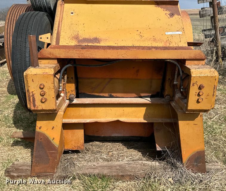 image for item NF9458 Portec Pioneer crusher