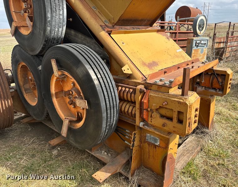 image for item NF9458 Portec Pioneer crusher