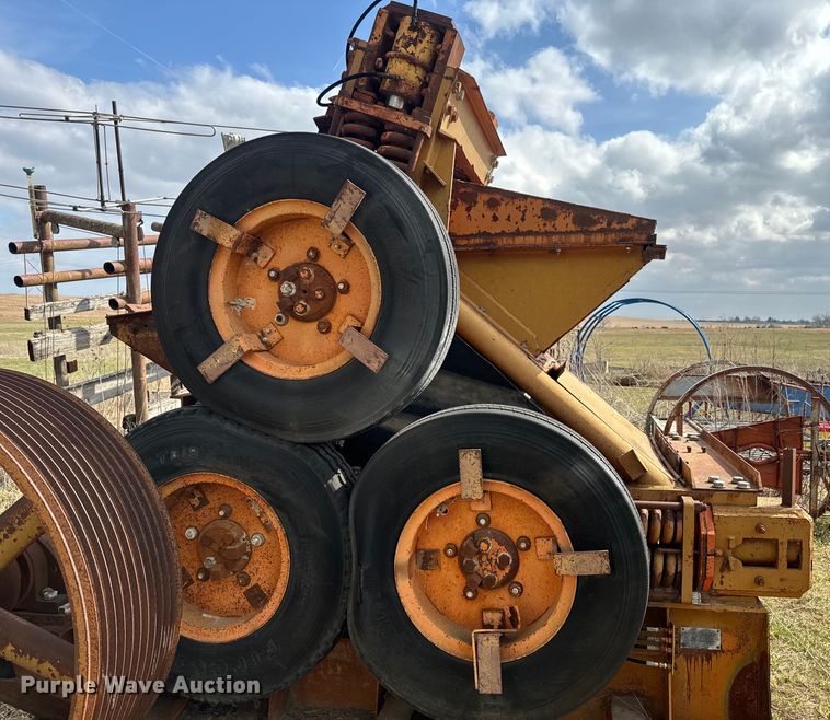 image for item NF9458 Portec Pioneer crusher