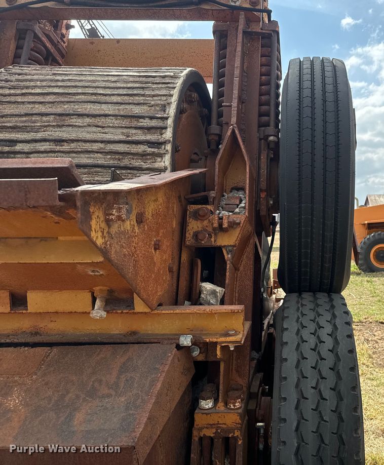 image for item NF9458 Portec Pioneer crusher