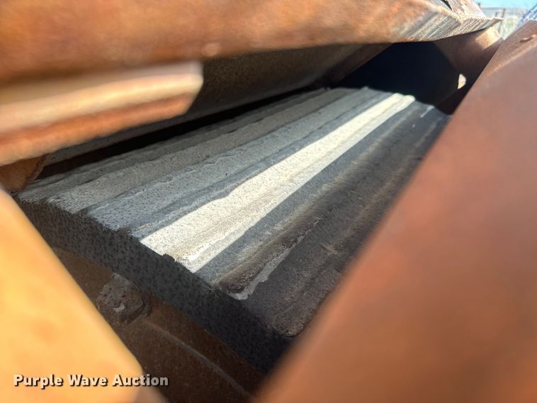 image for item NF9458 Portec Pioneer crusher