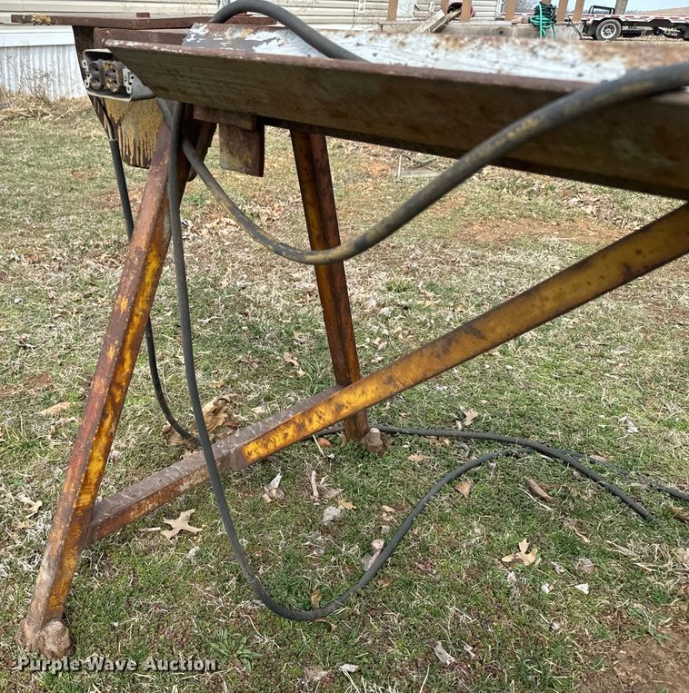 image for item NF9460 Hydraulic press and work bench