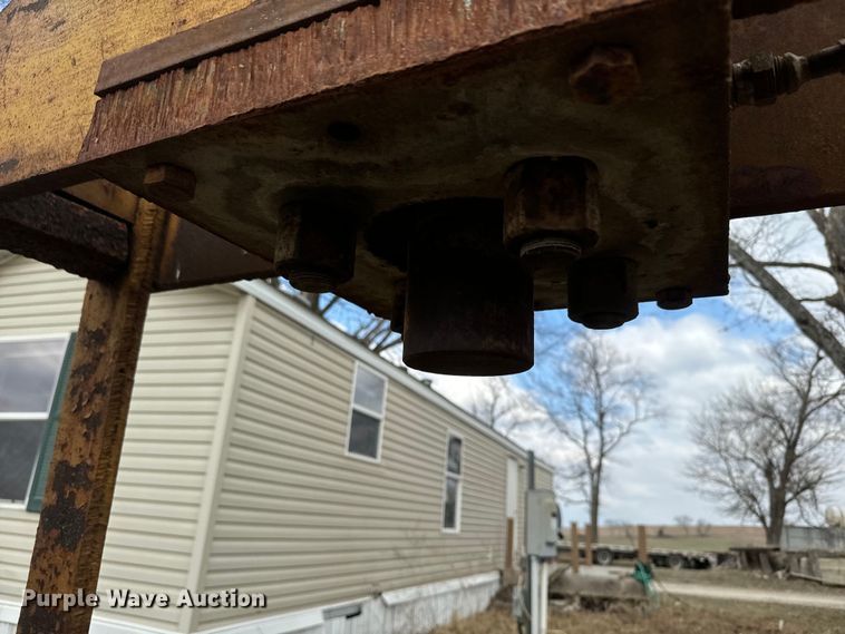 image for item NF9460 Hydraulic press and work bench