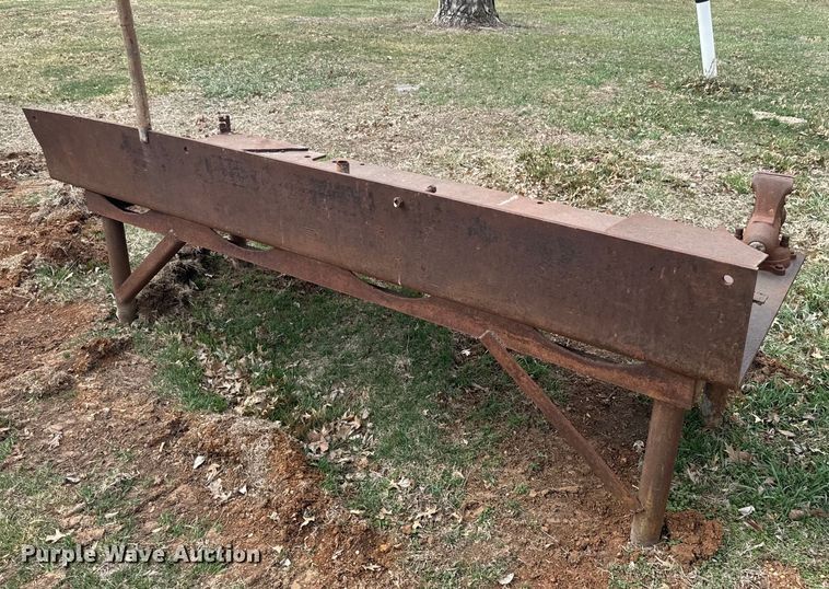 image for item NF9460 Hydraulic press and work bench