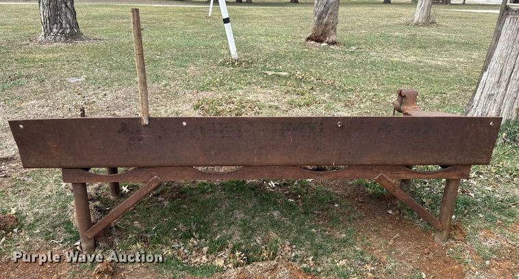 image for item NF9460 Hydraulic press and work bench