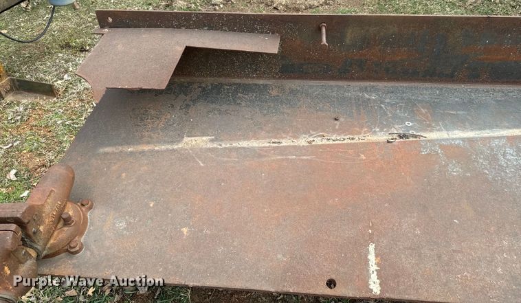 image for item NF9460 Hydraulic press and work bench