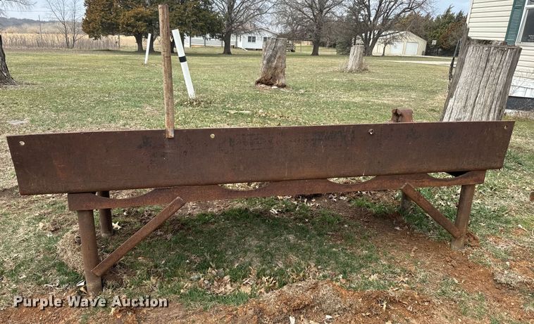 image for item NF9460 Hydraulic press and work bench