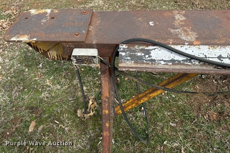 image for item NF9460 Hydraulic press and work bench