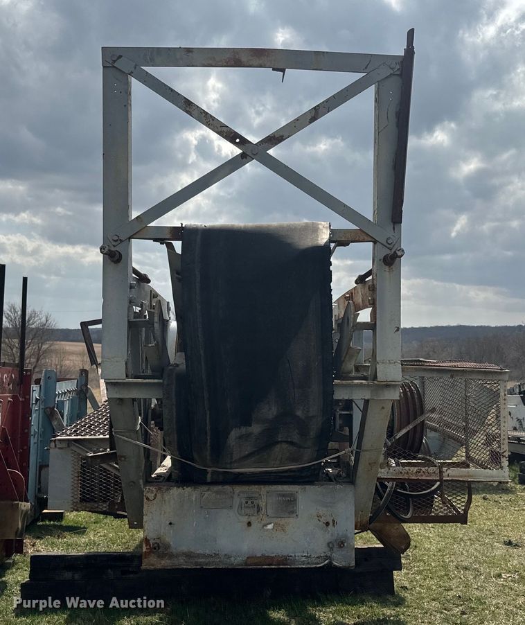 image for item NF9466 Cedar Rapids 30 x 18 crusher 