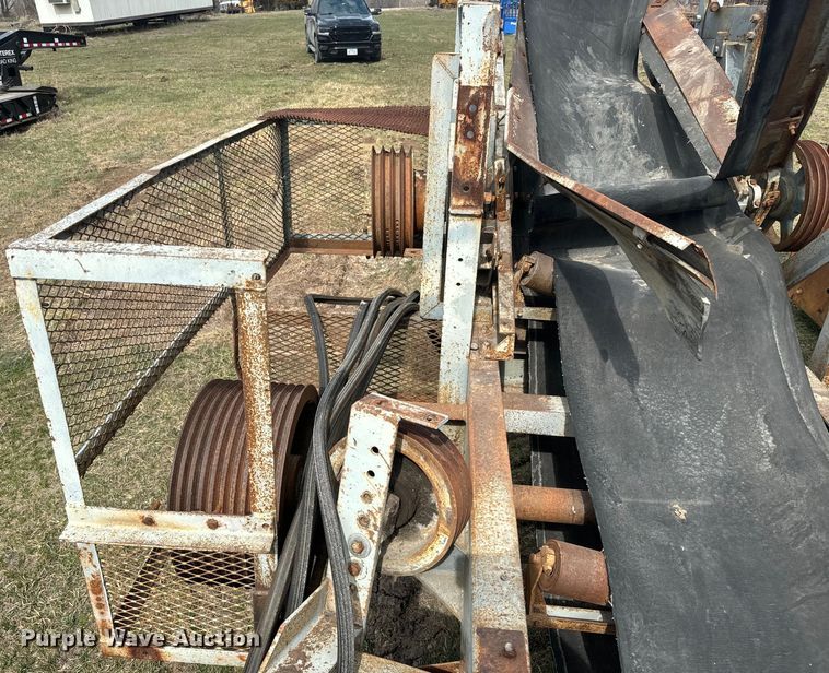 image for item NF9466 Cedar Rapids 30 x 18 crusher 