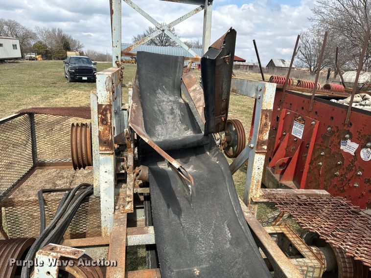 image for item NF9466 Cedar Rapids 30 x 18 crusher 