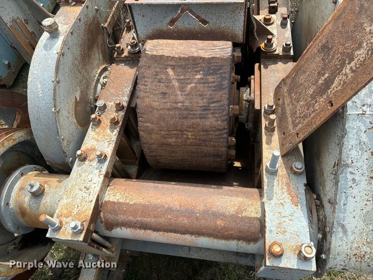 image for item NF9466 Cedar Rapids 30 x 18 crusher 