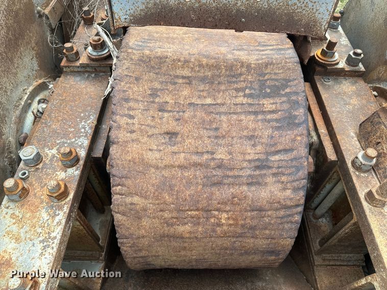 image for item NF9466 Cedar Rapids 30 x 18 crusher 